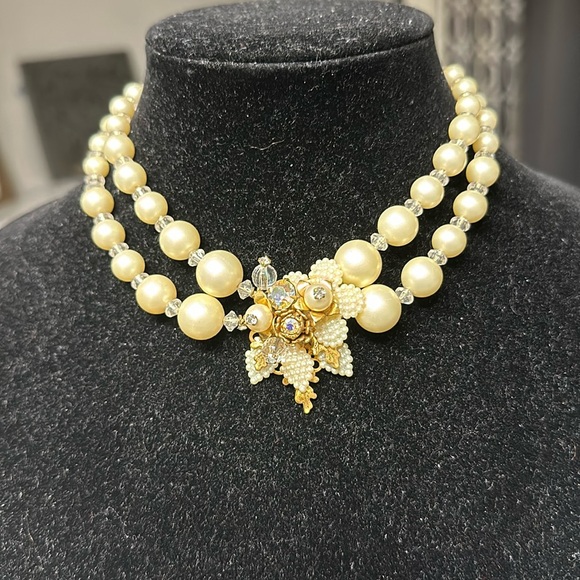 Jewelry - Mid-century stunning Vintage De Mario pearl and filigree necklace